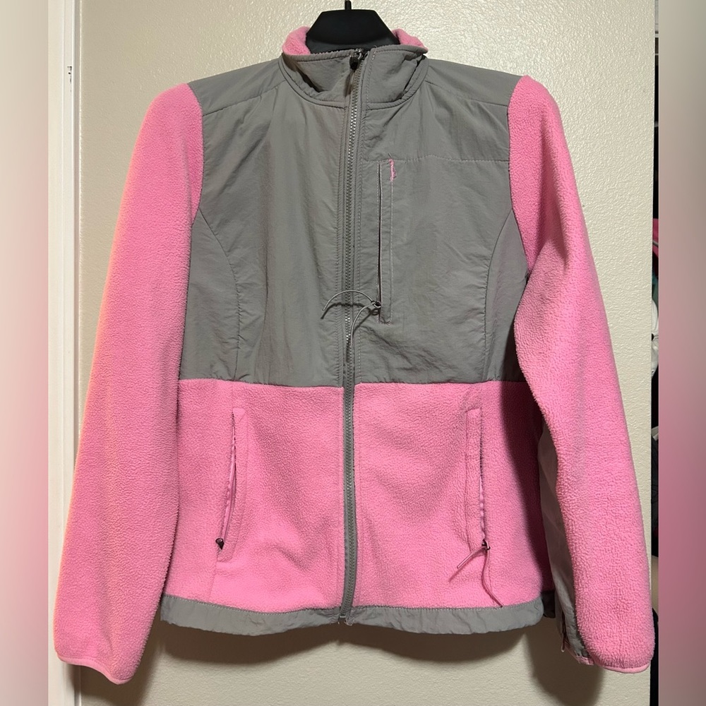 Mountain Fog zip up pink and grey fleece jacket w/ pockets- size l